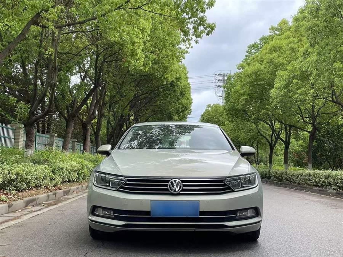 大眾 邁騰  2017款 330TSI DSG 領(lǐng)先型圖片