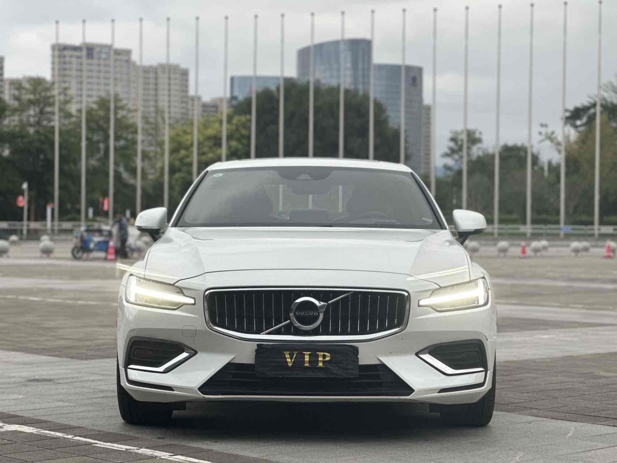 沃爾沃 S60L  2022款 B4 智遠豪華版圖片