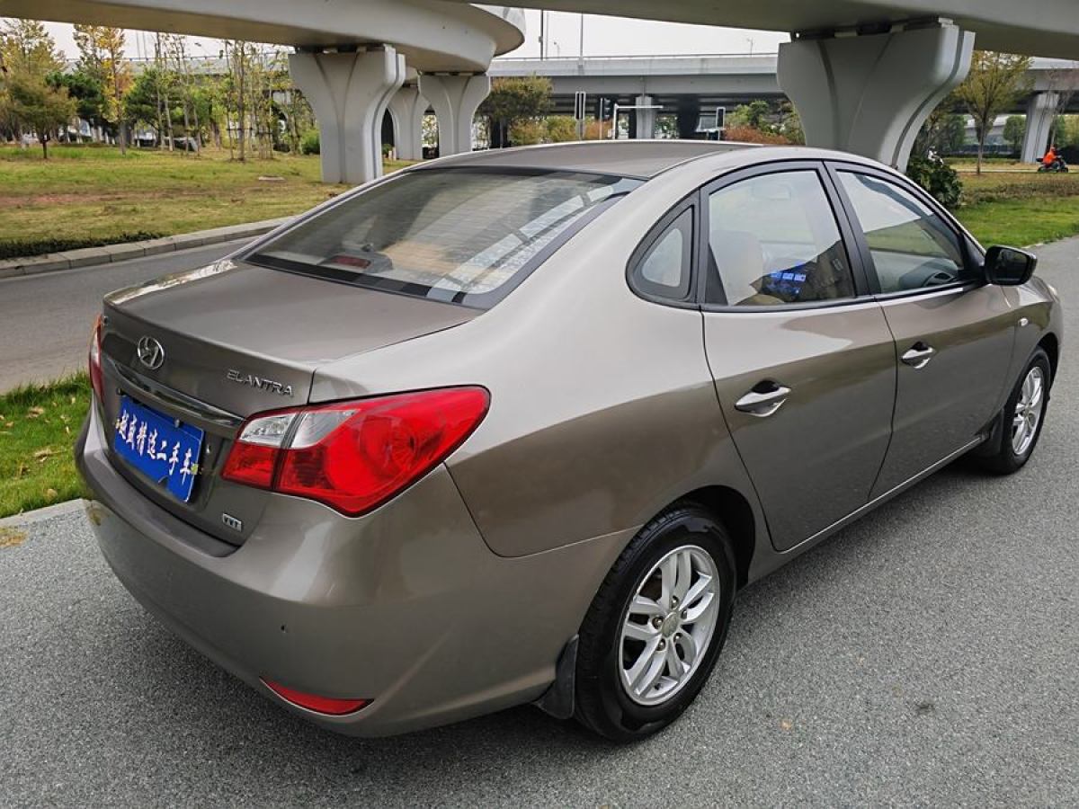 2014年8月現(xiàn)代 悅動  2011款 1.6L 自動舒適型