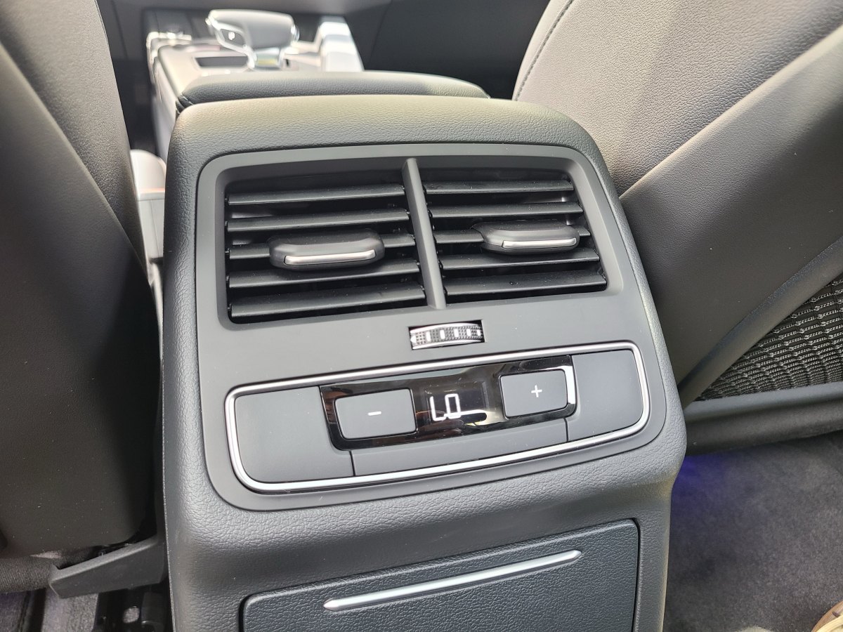 奧迪 奧迪A4L  2023款 40 TFSI 豪華動感型圖片