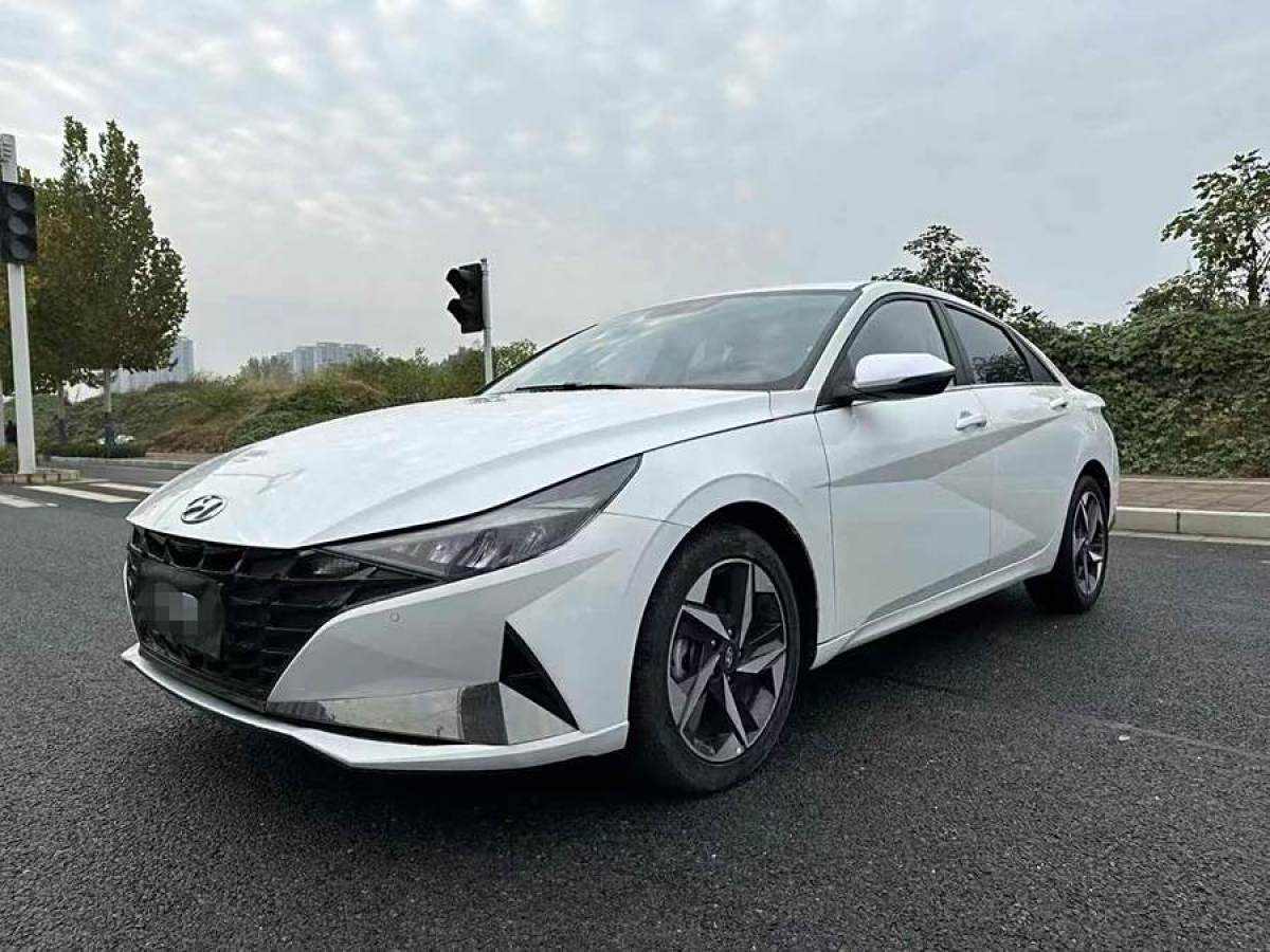 現(xiàn)代 伊蘭特  2023款 1.5L CVT LUX尊貴版圖片