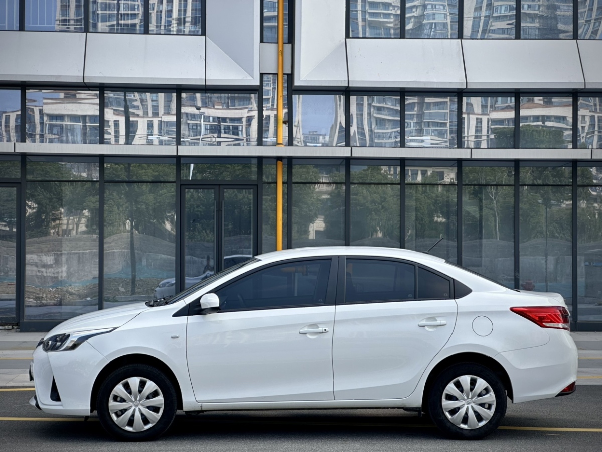 豐田 YARiS L 致享  2021款 1.5L CVT領(lǐng)先版圖片