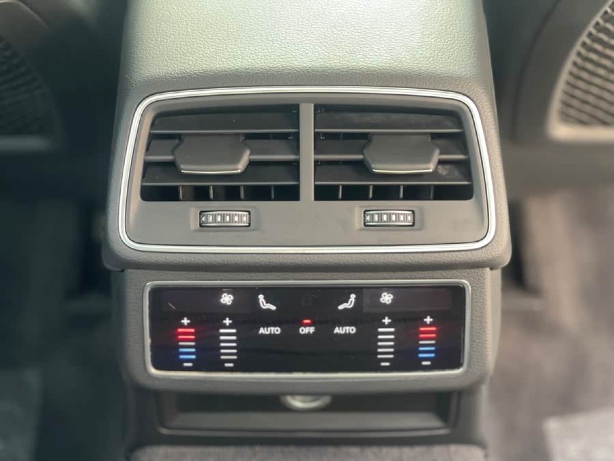 奧迪 奧迪A6L  2020款 45 TFSI quattro 臻選動(dòng)感型圖片