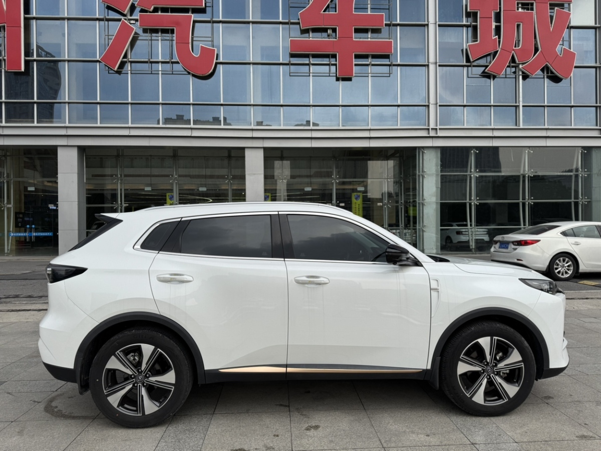 長(zhǎng)安 CS55 PLUS  2022款 第二代 1.5T DCT尊貴型圖片