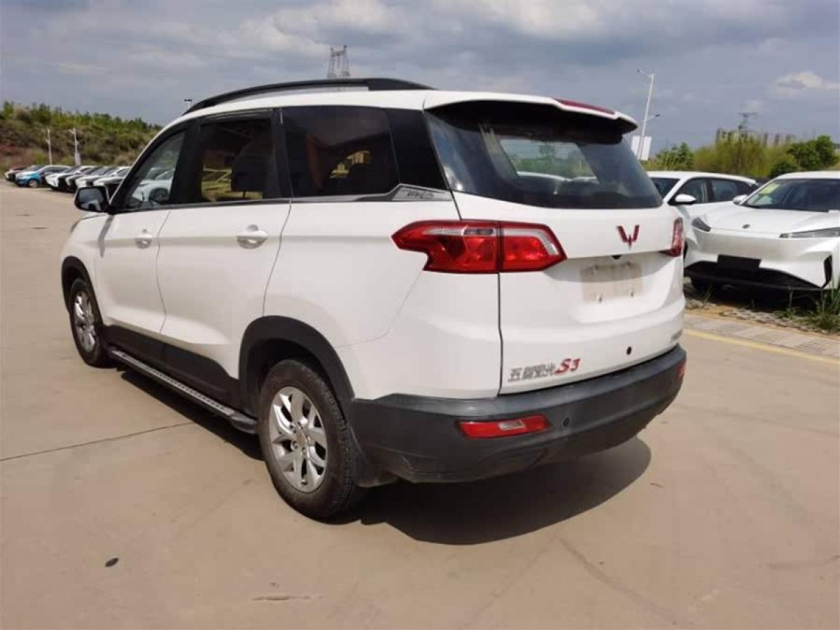 五菱 五菱宏光S3  2018款 1.5L 手動(dòng)舒適型圖片