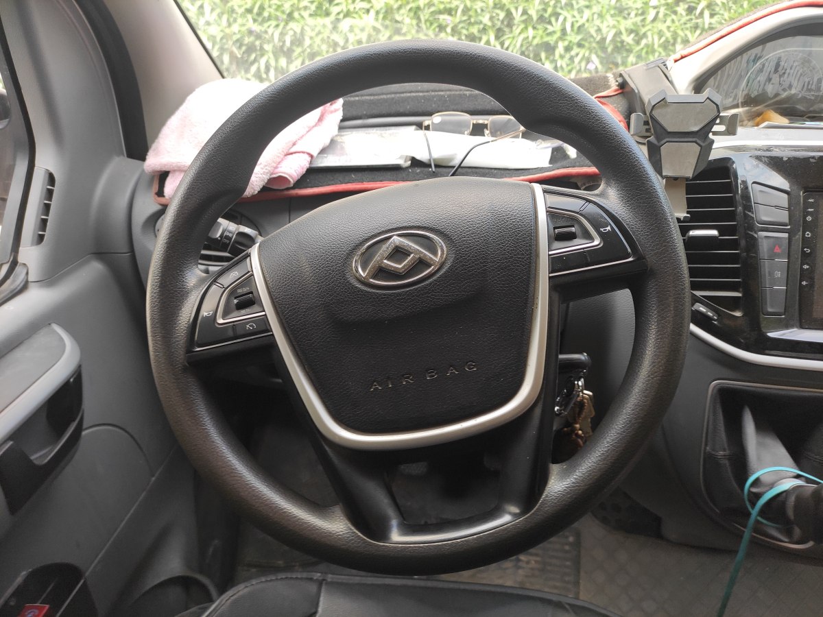 上汽大通 V80  2021款 2.0T AMT經(jīng)典傲運(yùn)通短軸超低頂5/6座圖片