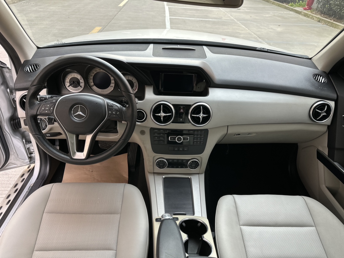 奔驰 奔驰GLK级  2014款 GLK 260 4MATIC 动感型图片