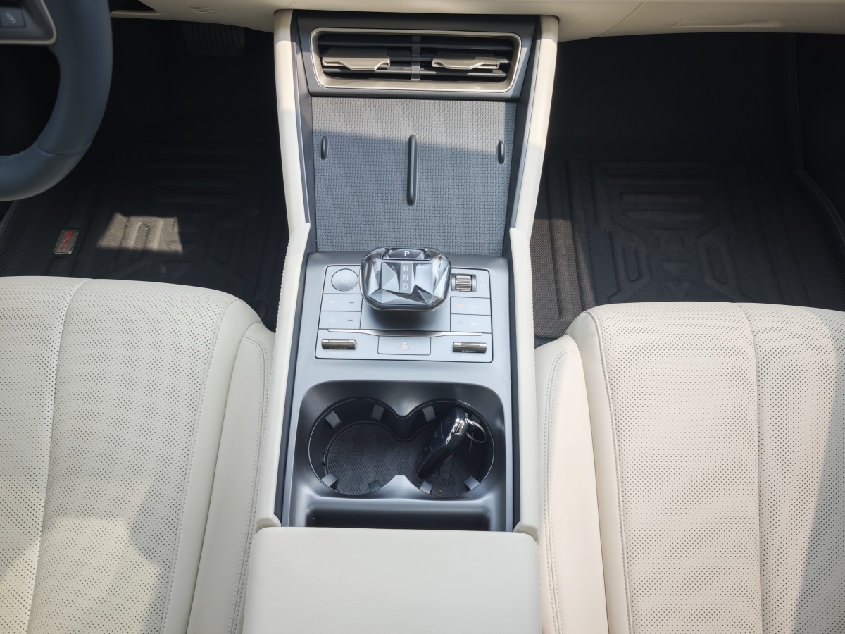比亞迪 秦L  2024款 DM-i 120KM領(lǐng)先型圖片