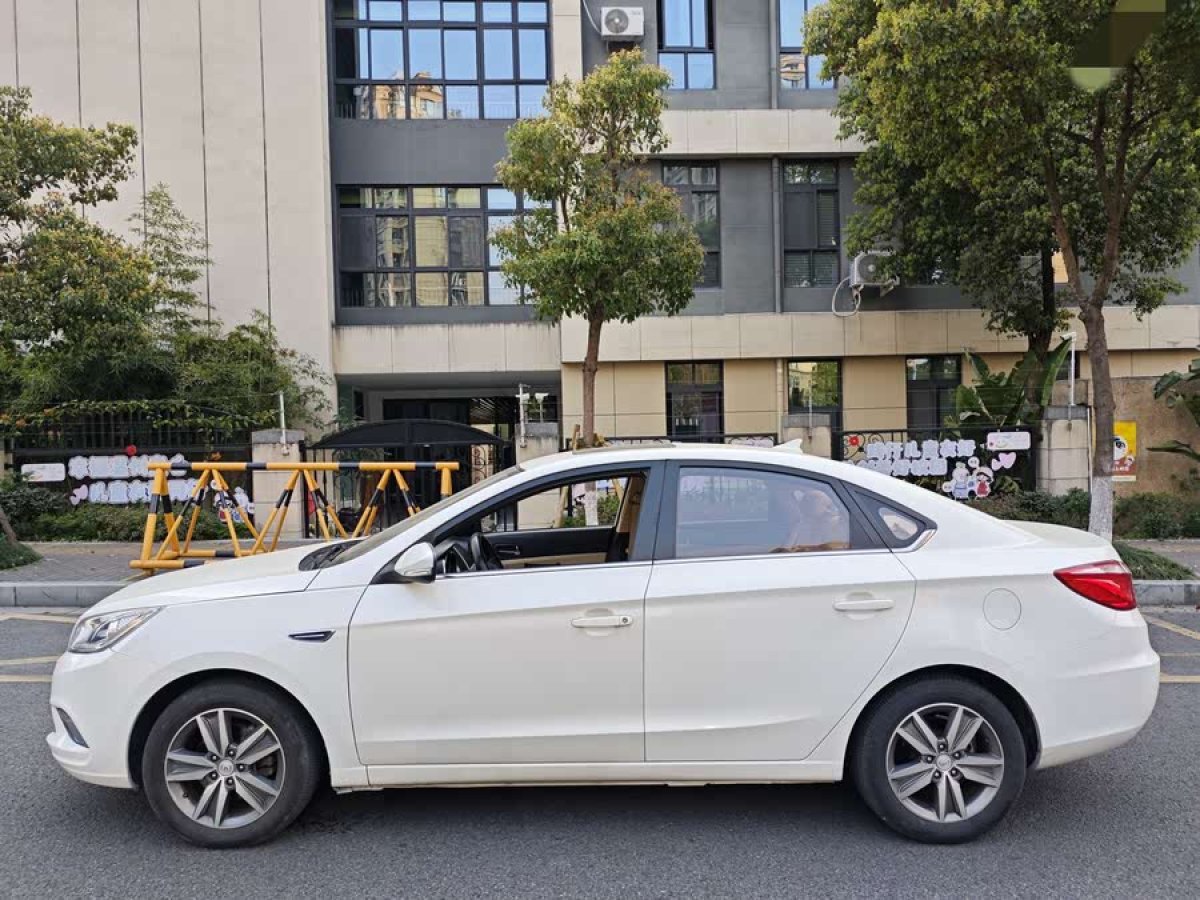 長(zhǎng)安 逸動(dòng)  2015款 1.6L 手動(dòng)豪華型 國(guó)V圖片