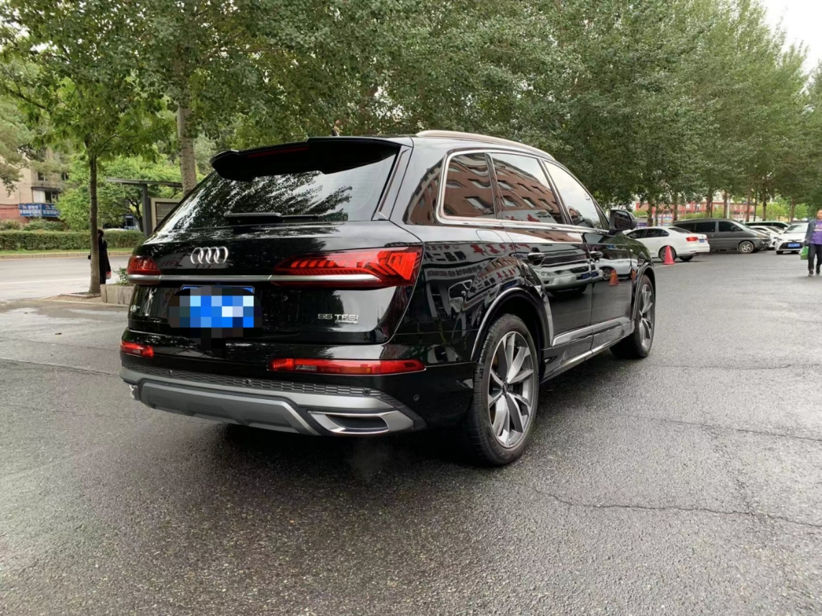 奧迪 奧迪Q7  2023款 55 TFSI quattro S line運(yùn)動(dòng)型圖片