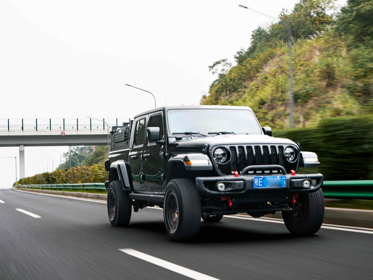 2023年3月Jeep 角斗士  2022款 3.6L 先行版