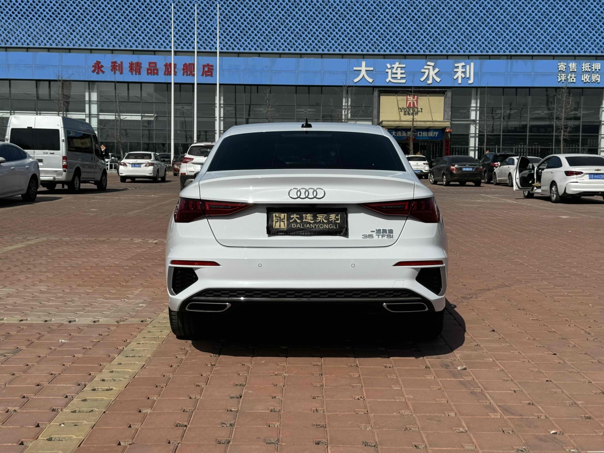 奧迪 奧迪A3  2023款 改款 A3L Limousine 35 TFSI 時(shí)尚運(yùn)動(dòng)型圖片