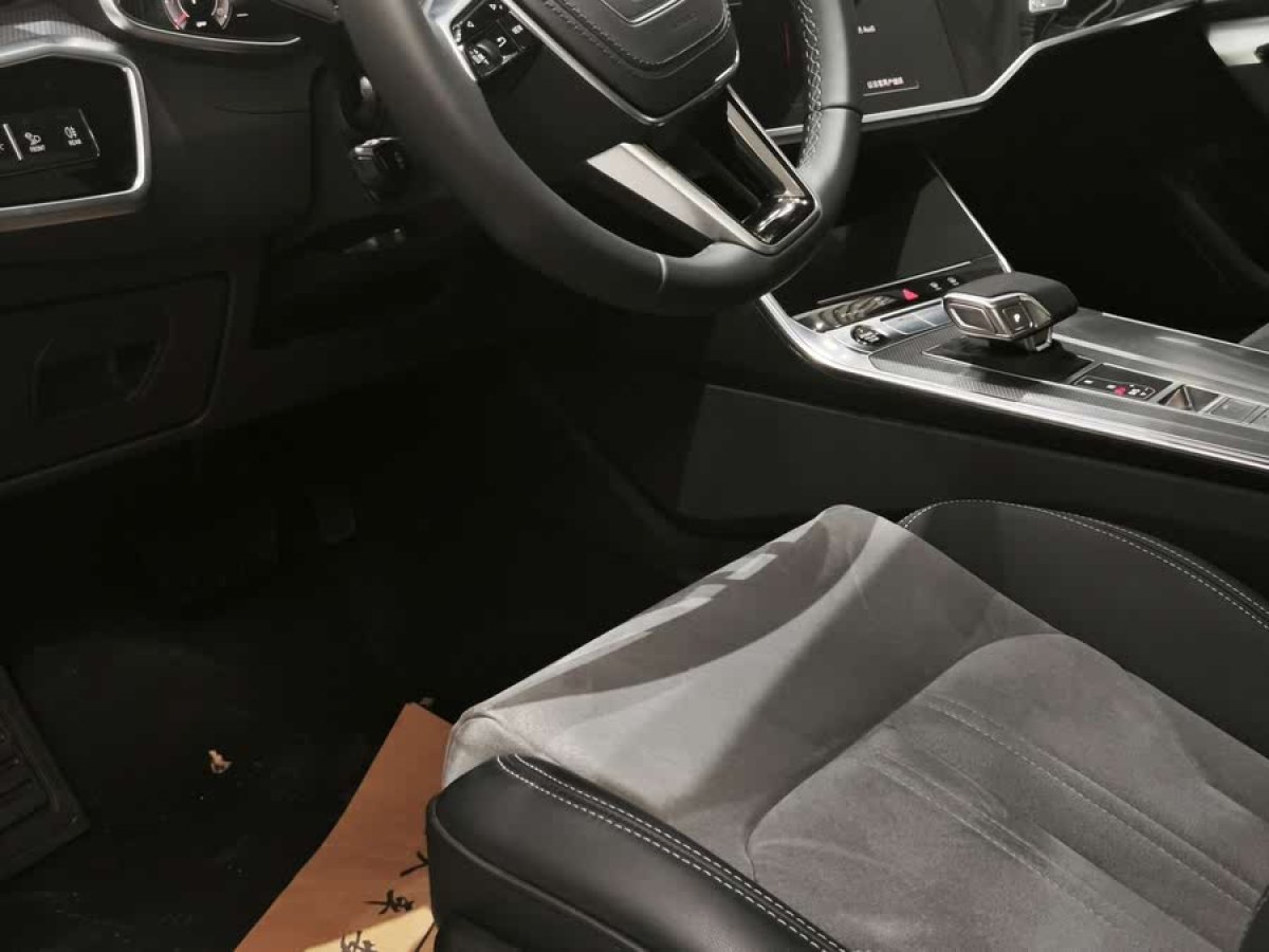 奧迪 奧迪A6L  2024款 40 TFSI 豪華動(dòng)感型圖片