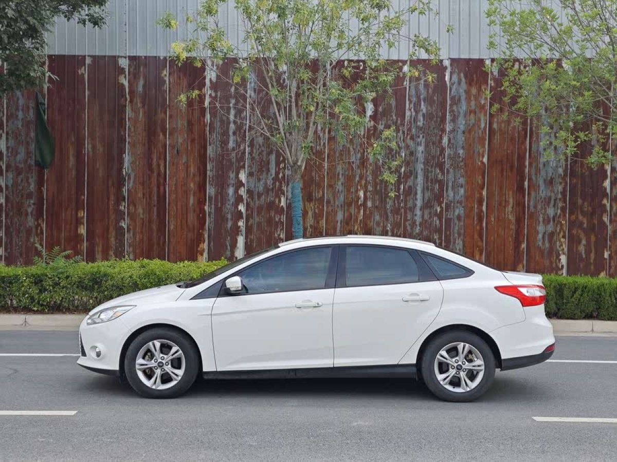 福特 ?？怂? 2012款 三廂 1.6L 手動(dòng)風(fēng)尚型圖片