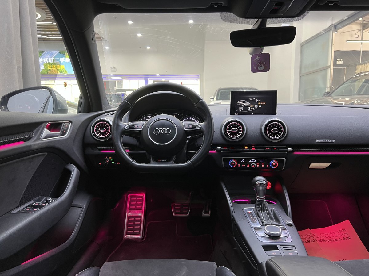奥迪 奥迪S3  2015款 S3 2.0T Limousine图片