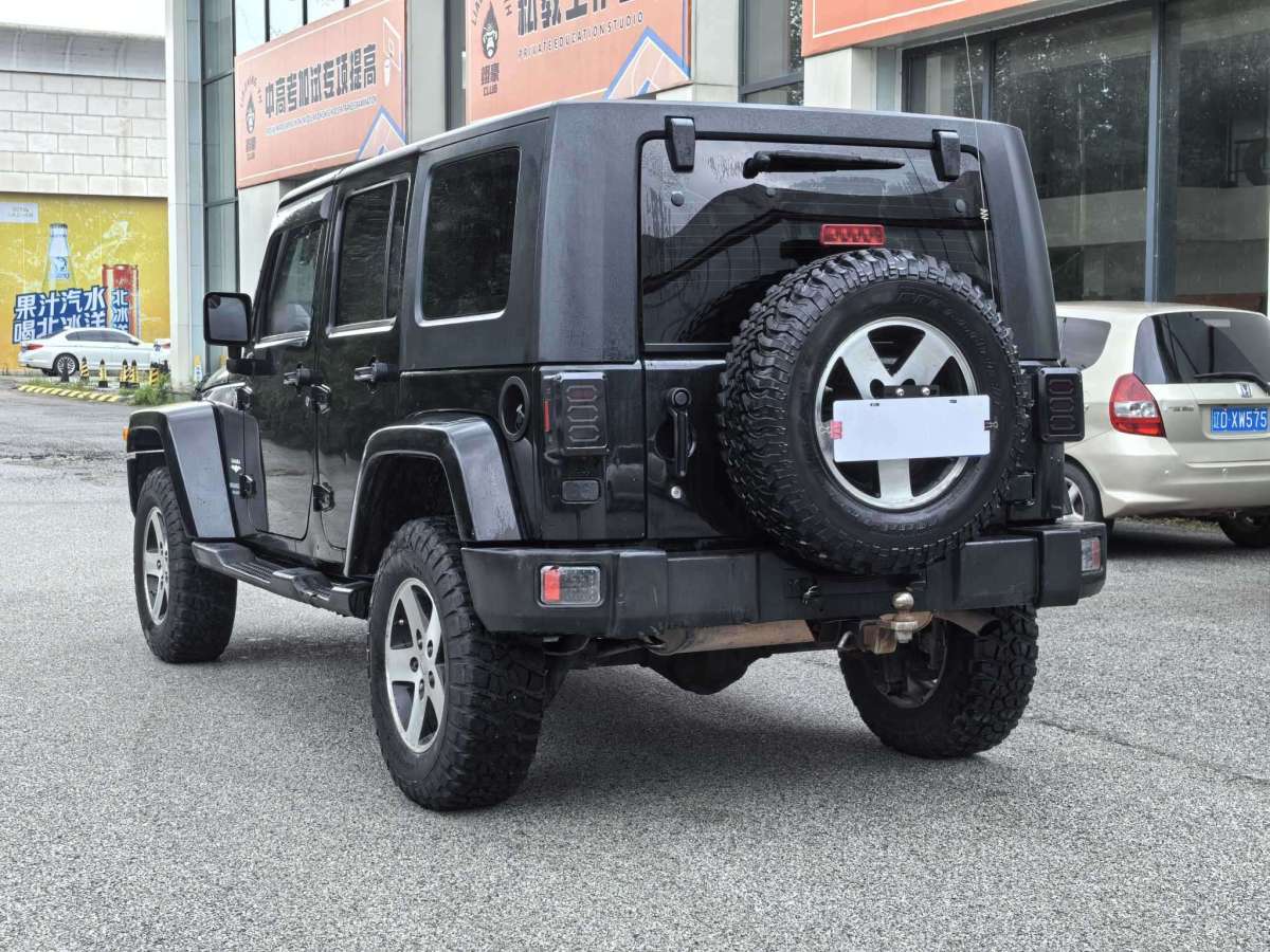 Jeep 牧馬人  2010款 3.8L Sahara 四門版圖片