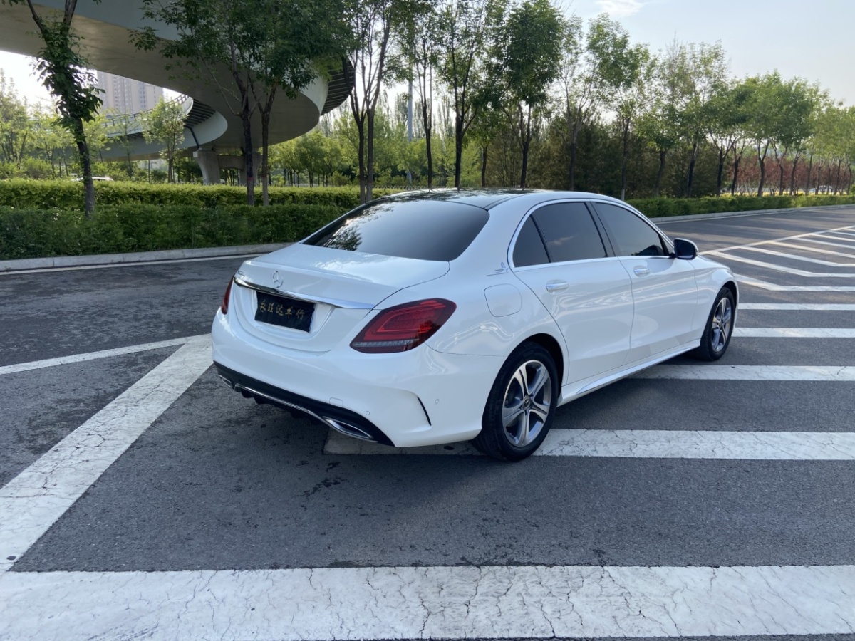 奔馳 奔馳C級(jí)  2021款 C 260 L圖片