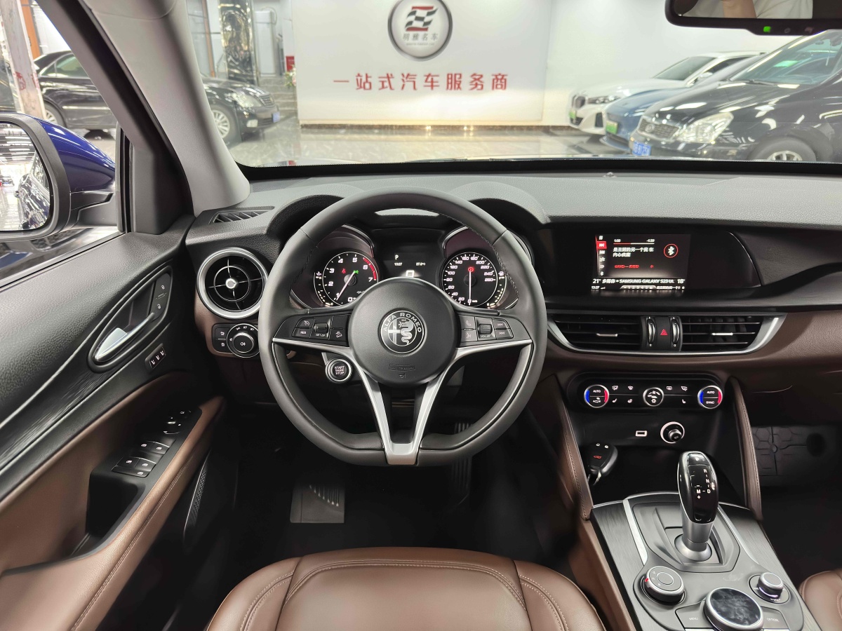 阿爾法·羅密歐 Stelvio  2017款 2.0T 200HP 精英版圖片