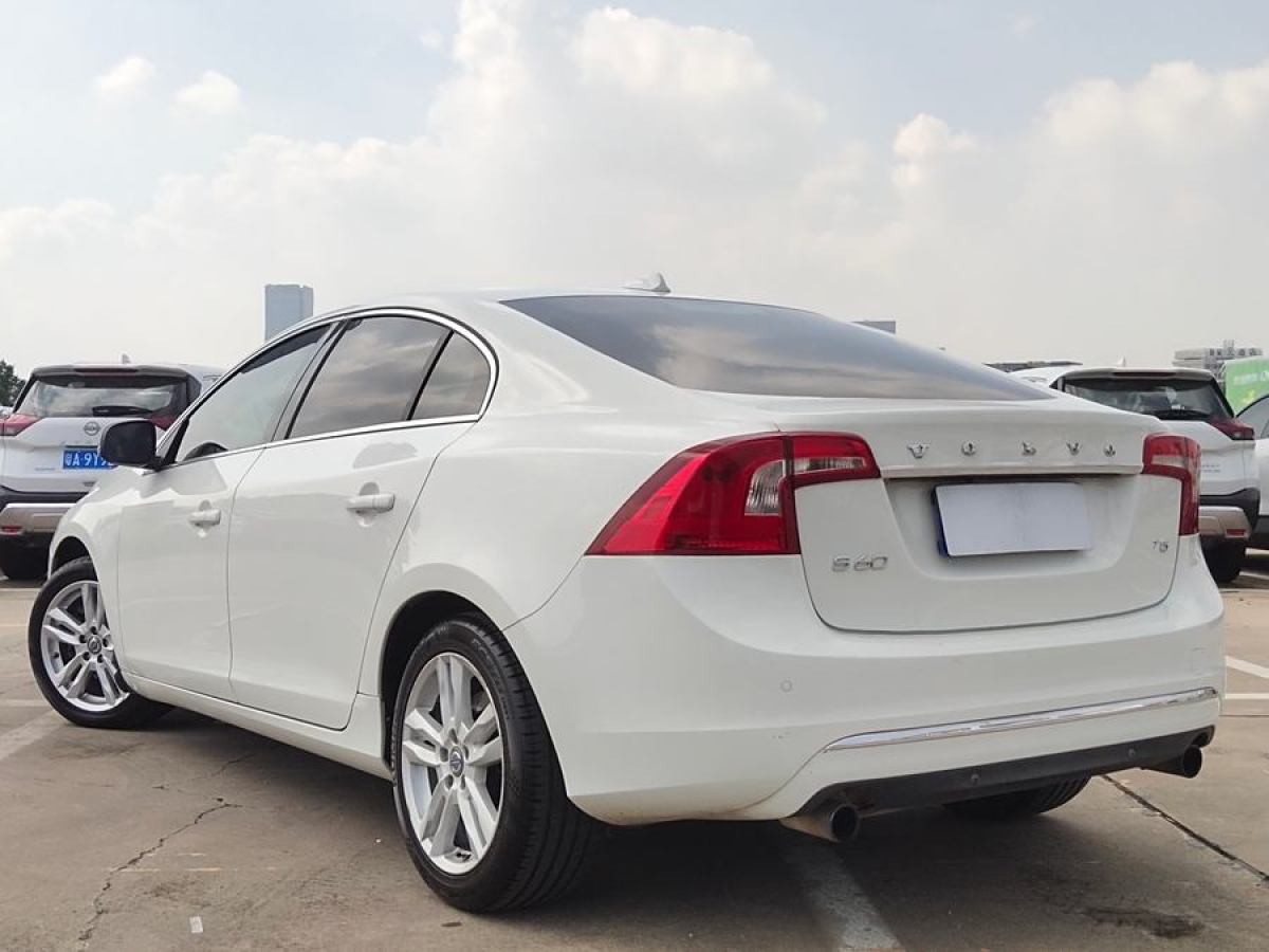 2014年6月沃爾沃 S60  2014款 S60L 2.0T 智遠(yuǎn)版