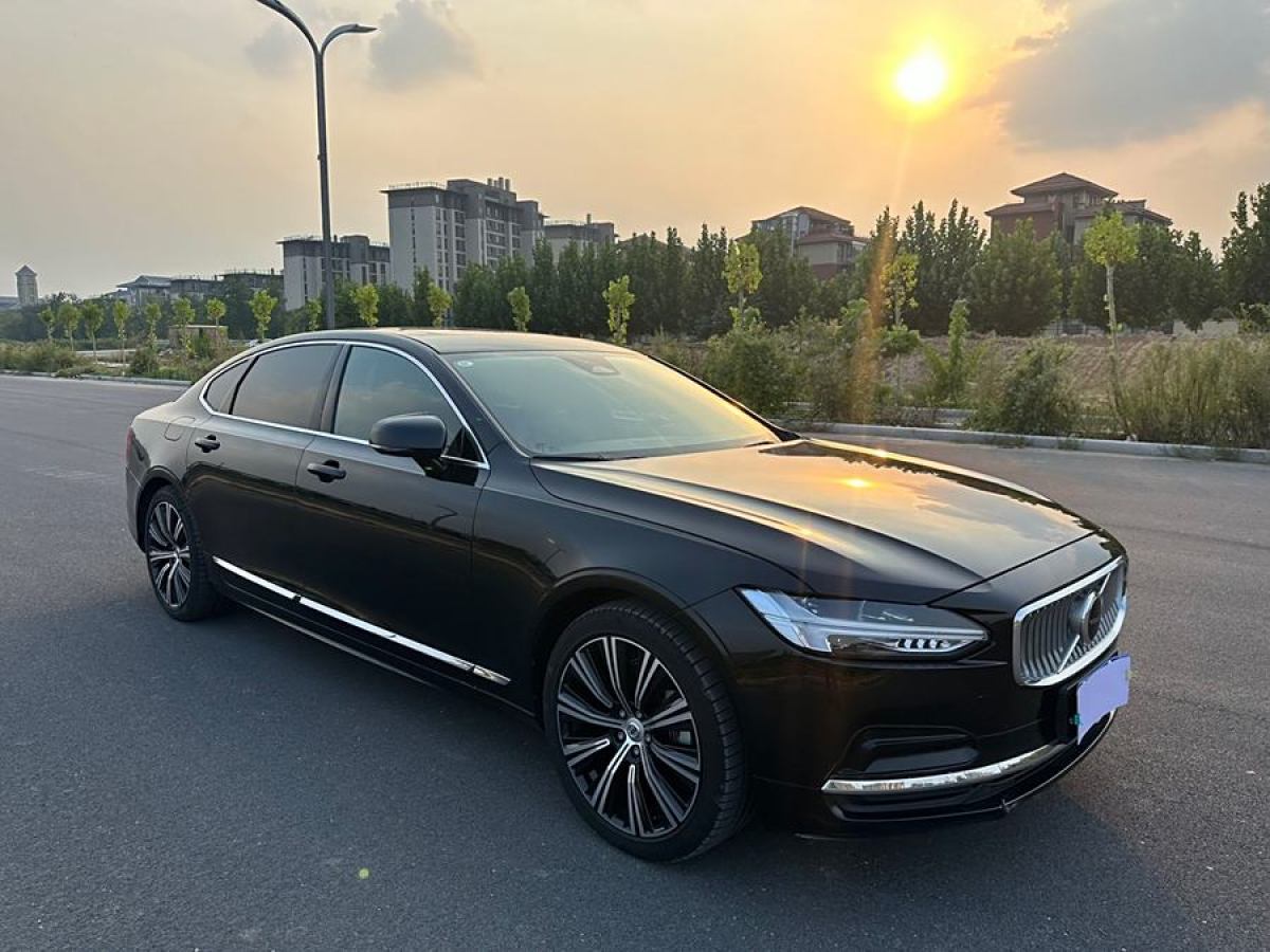 2023年8月沃爾沃 S90  2024款 B5 智遠(yuǎn)豪華版