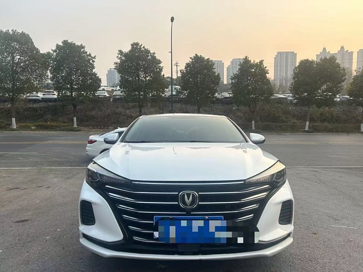 長(zhǎng)安 逸動(dòng)  2021款 PLUS 藍(lán)鯨NE 1.4T GDI DCT旗艦型圖片