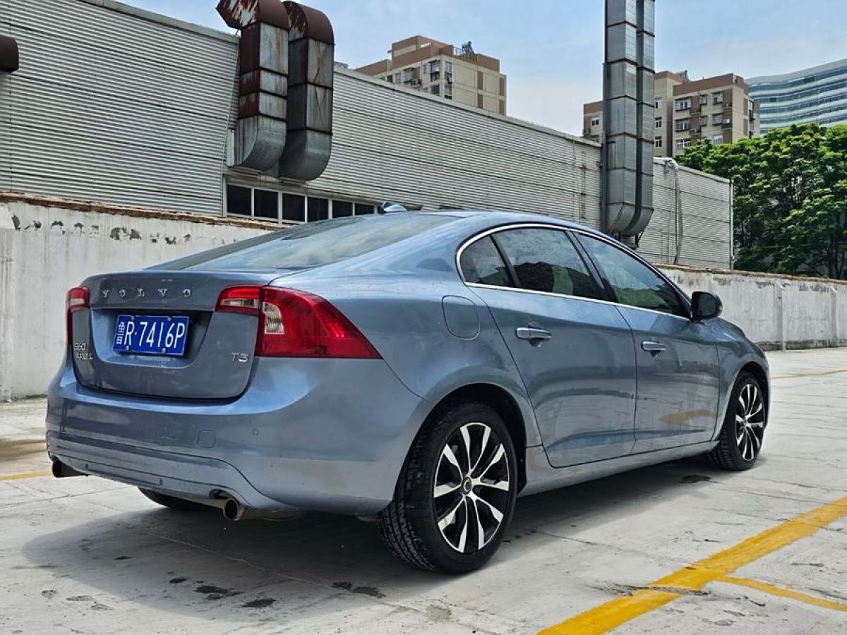 沃爾沃 S60L  2018款 T3 智進(jìn)進(jìn)取版圖片