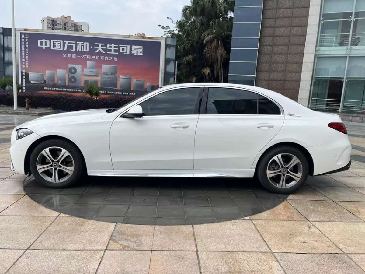 奔馳 奔馳C級(jí)  2023款 改款 C 200 L 運(yùn)動(dòng)版圖片