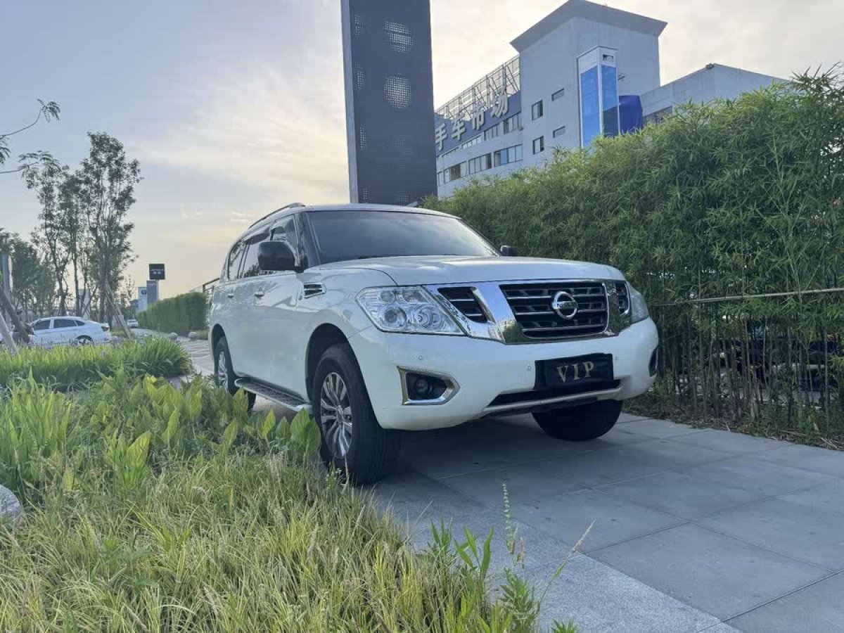 日產(chǎn) 途樂  2018款 4.0L 領(lǐng)英型圖片
