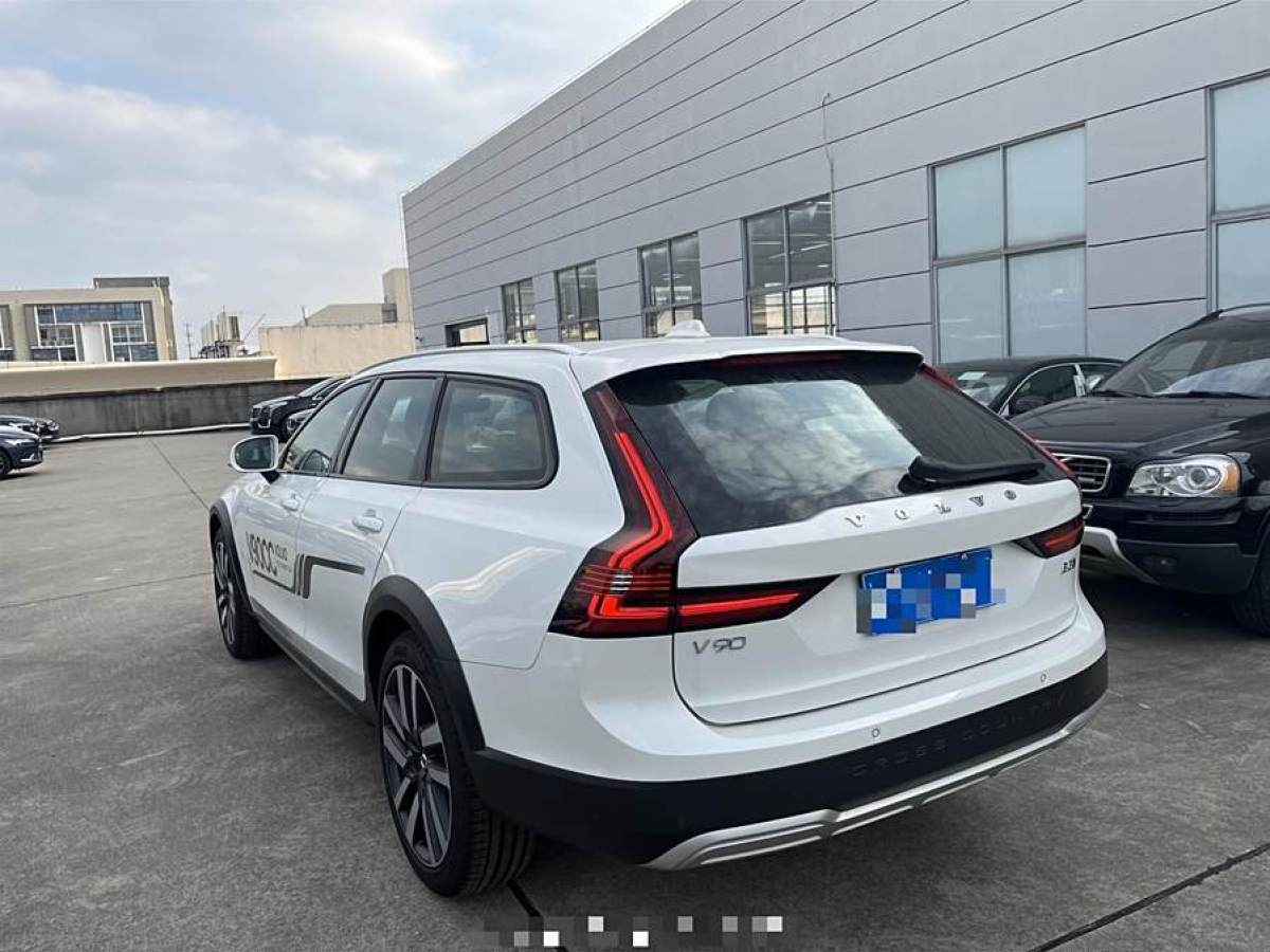 沃爾沃 V90  2024款 Cross Country B5 AWD 智尊版圖片