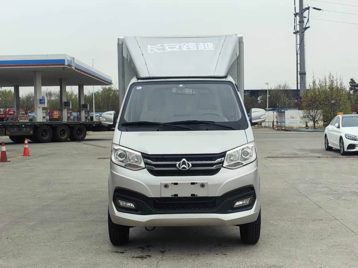 長安跨越 跨越王X5  2018款 1.5L PLUS標(biāo)準(zhǔn)型單排后雙輪標(biāo)準(zhǔn)貨箱DK15C圖片