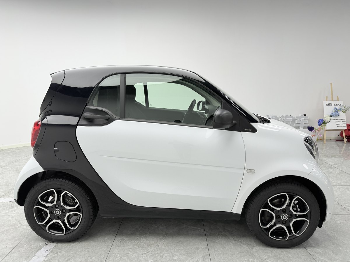 smart fortwo  2019款 0.9T 66千瓦硬頂風擎版 國VI圖片