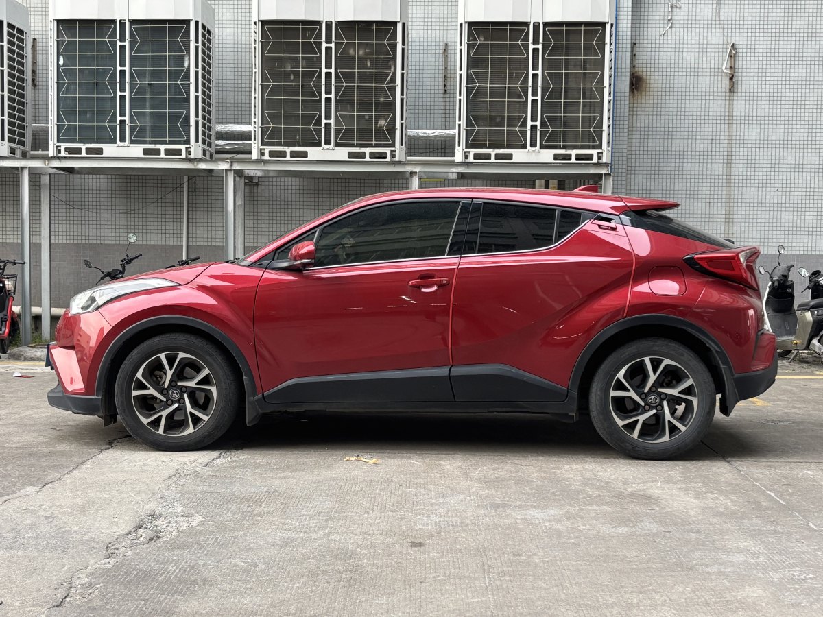 豐田 C-HR  2018款 2.0L 領(lǐng)先天窗版 國(guó)V圖片