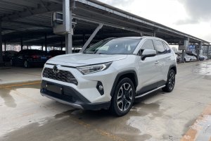 RAV4 丰田 荣放 2.0L CVT四驱新锐版