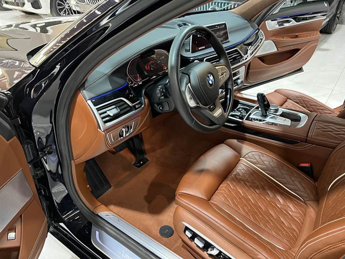 宝马 宝马7系  2019款 改款 750Li xDrive V8 豪华套装图片