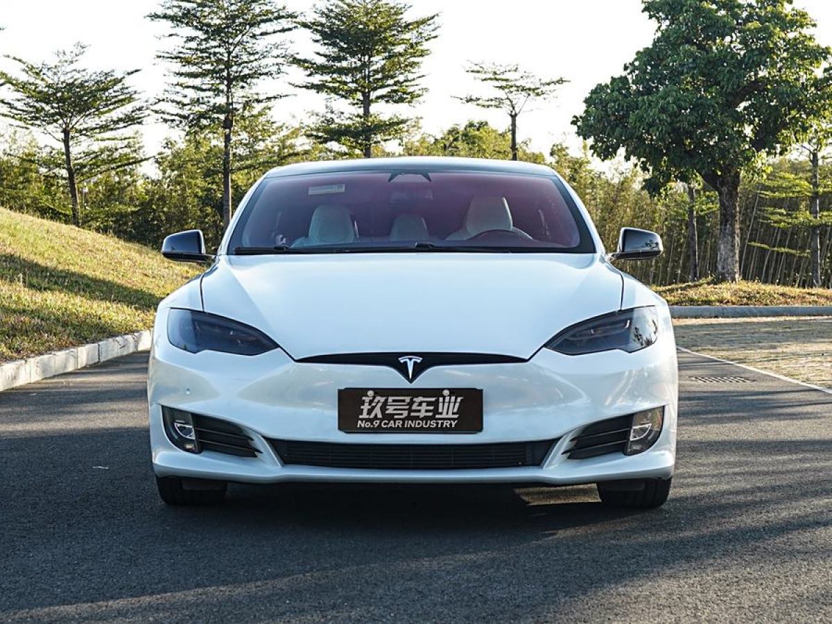 特斯拉 Model S  2017款 Model S 75D 標(biāo)準(zhǔn)續(xù)航版圖片