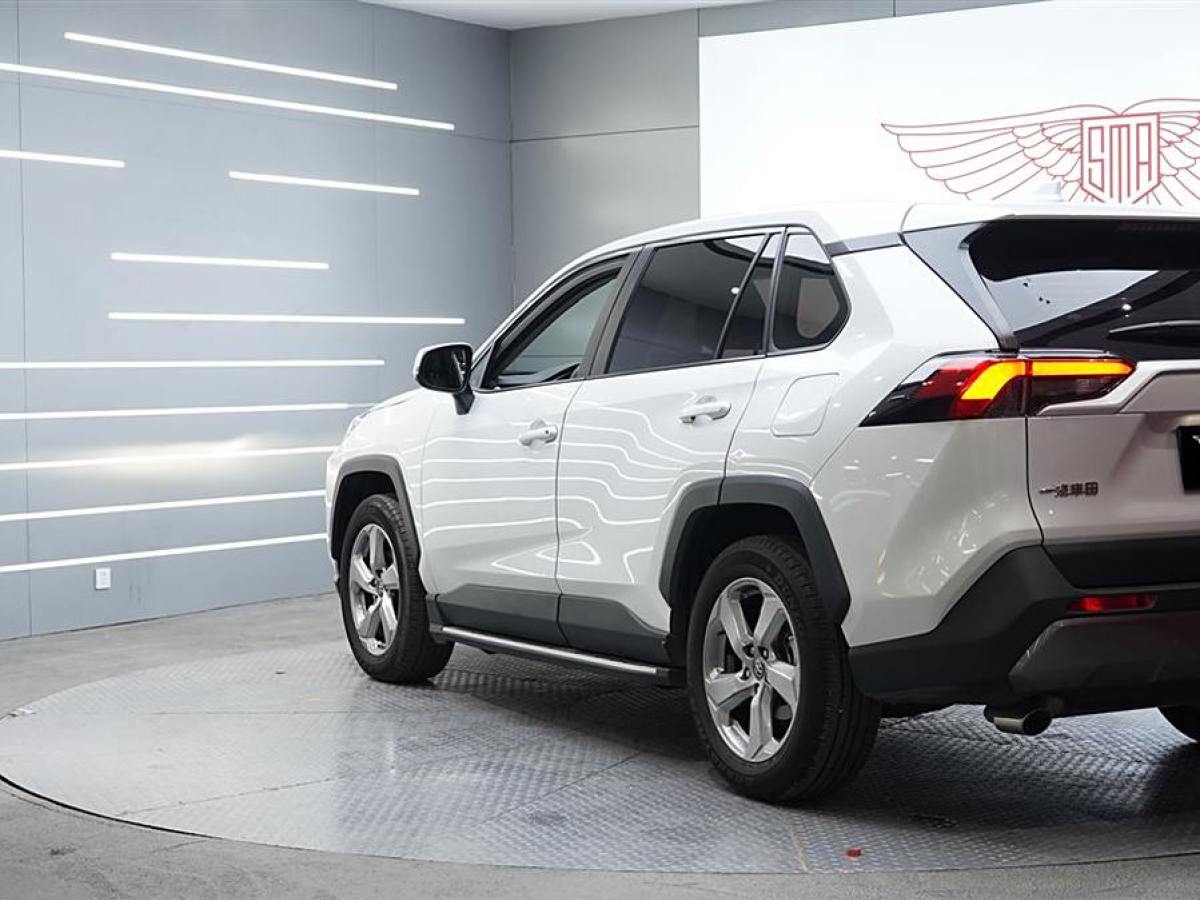 豐田 RAV4榮放  2021款 2.0L CVT兩驅(qū)風(fēng)尚版圖片