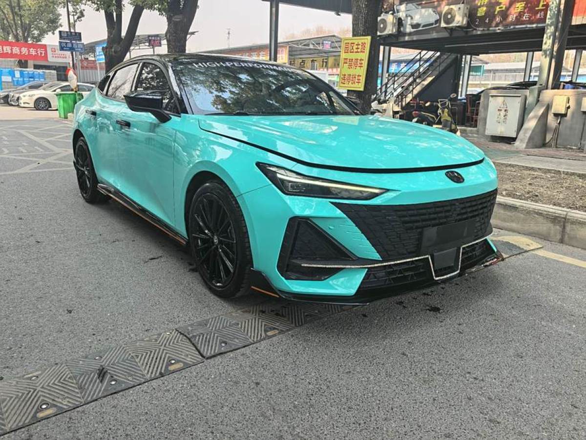 長(zhǎng)安 長(zhǎng)安UNI-V  2022款 1.5T 運(yùn)動(dòng)版圖片