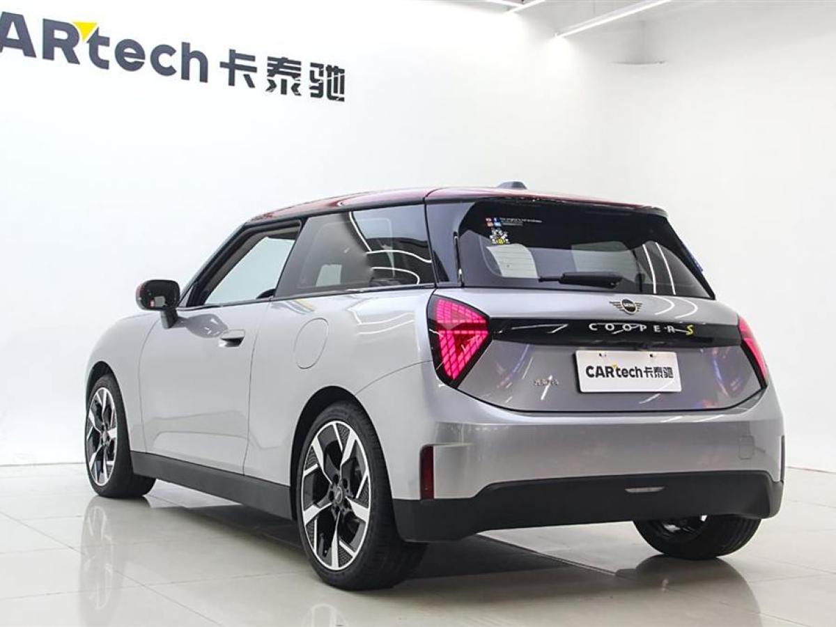 2024年8月MINI 電動(dòng)MINI COOPER  2024款 452km COOPER SE 藝術(shù)家