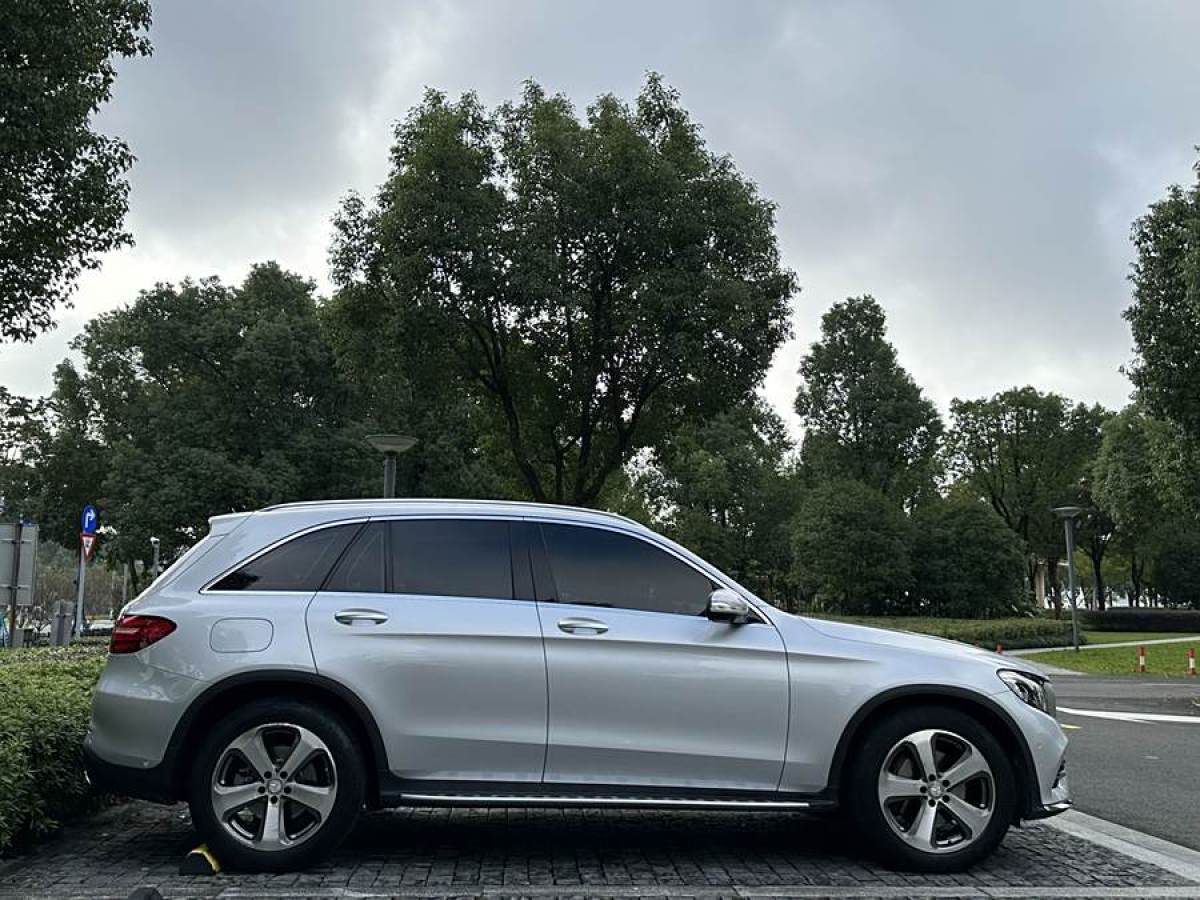 奔馳 奔馳GLC  2017款 GLC 300 4MATIC 動(dòng)感型圖片