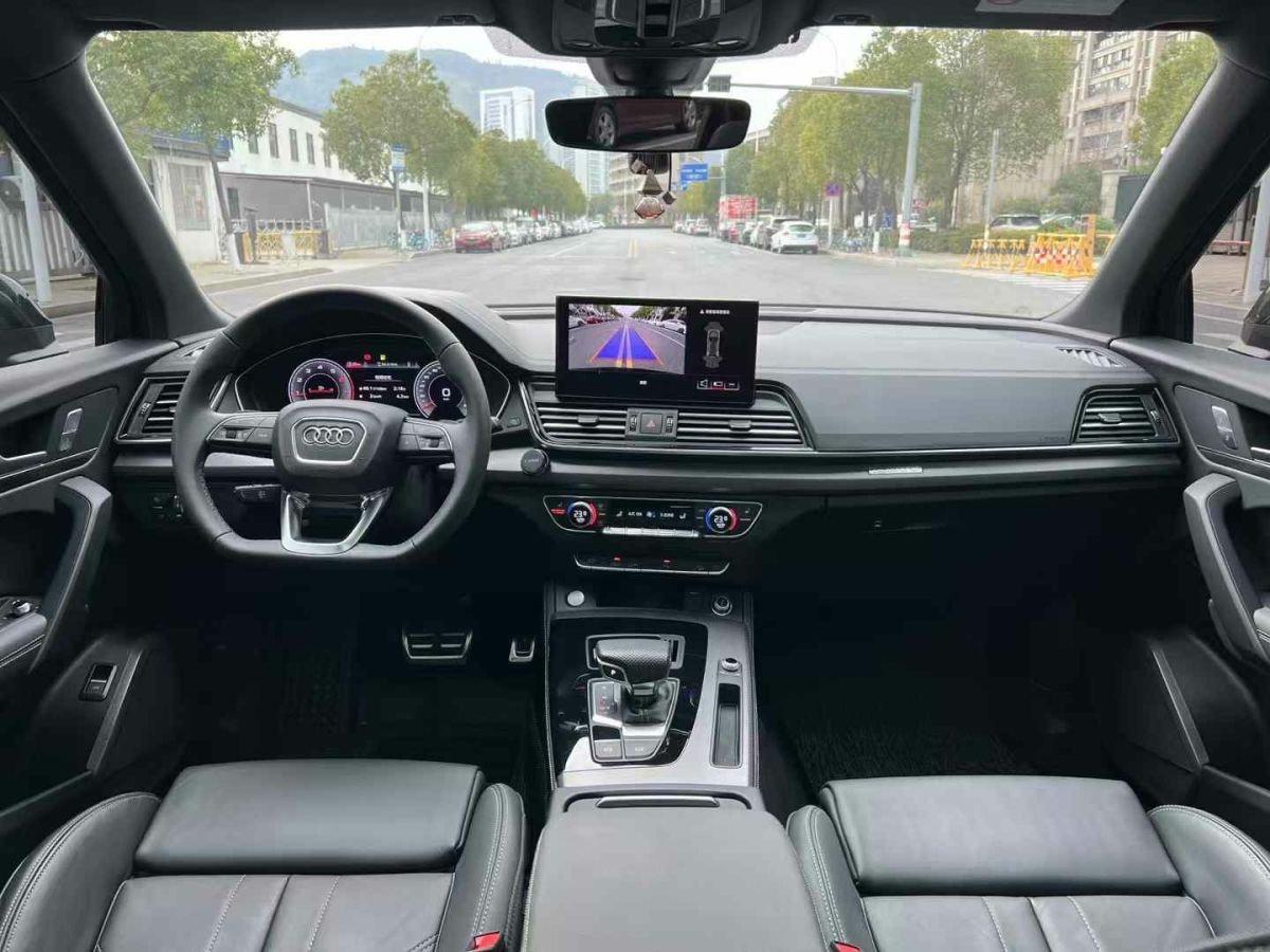 奧迪 奧迪Q5 e-tron  2024款 50 e-tron quattro 光耀型 機(jī)甲套裝圖片