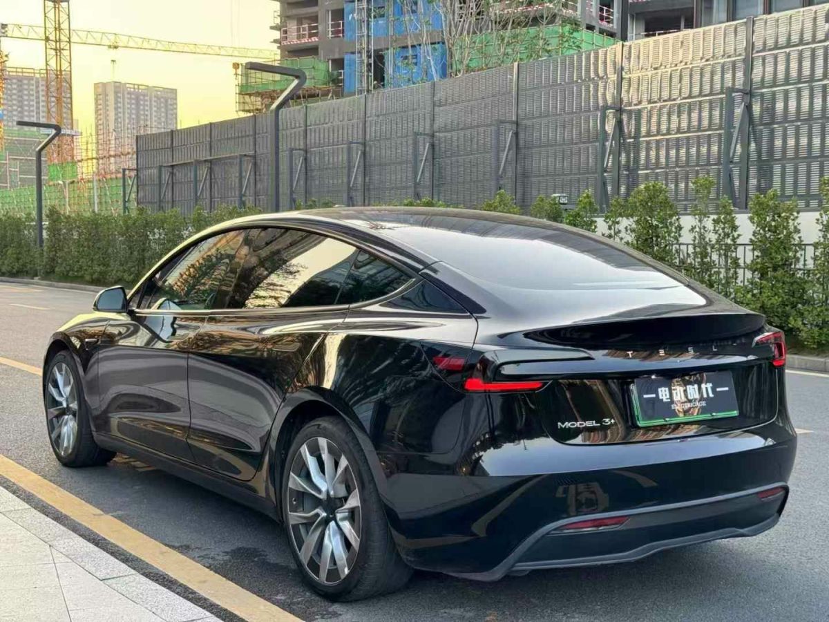 特斯拉 Model S  2023款 三電機全輪驅(qū)動 Plaid版圖片