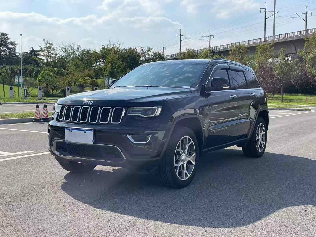 Jeep 大切諾基  2021款 3.0L 80周年紀(jì)念版圖片