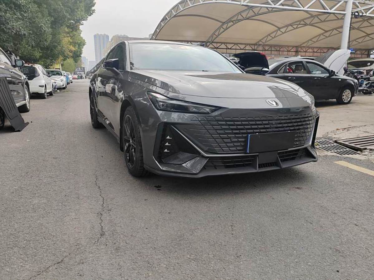 長(zhǎng)安 長(zhǎng)安UNI-V  2022款 1.5T 尊貴型圖片