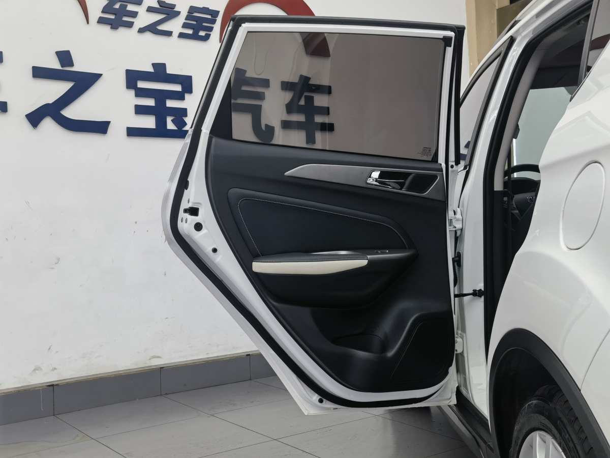 长安 CS35  2017款 1.6L 自动豪华型图片