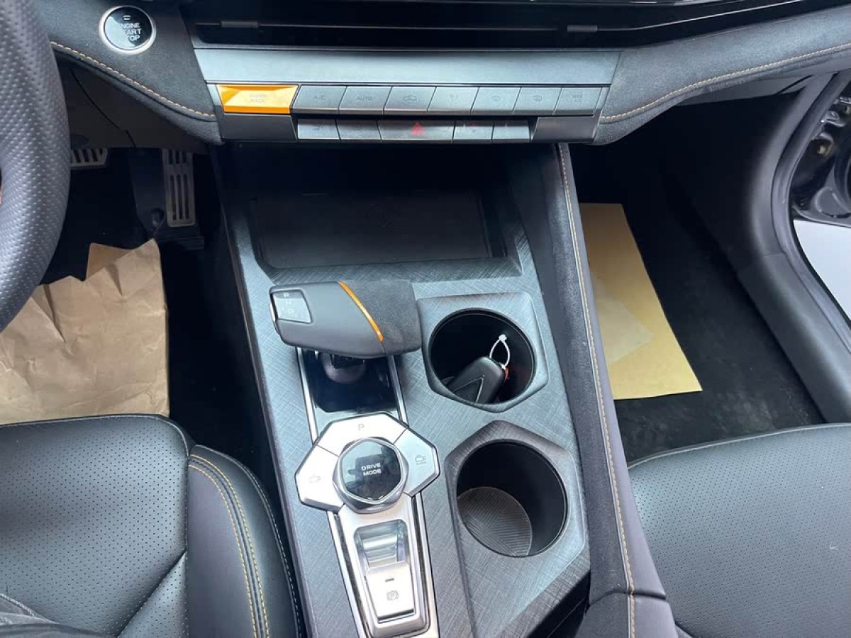 長(zhǎng)安 長(zhǎng)安UNI-V  2023款 1.5T 運(yùn)動(dòng)版圖片