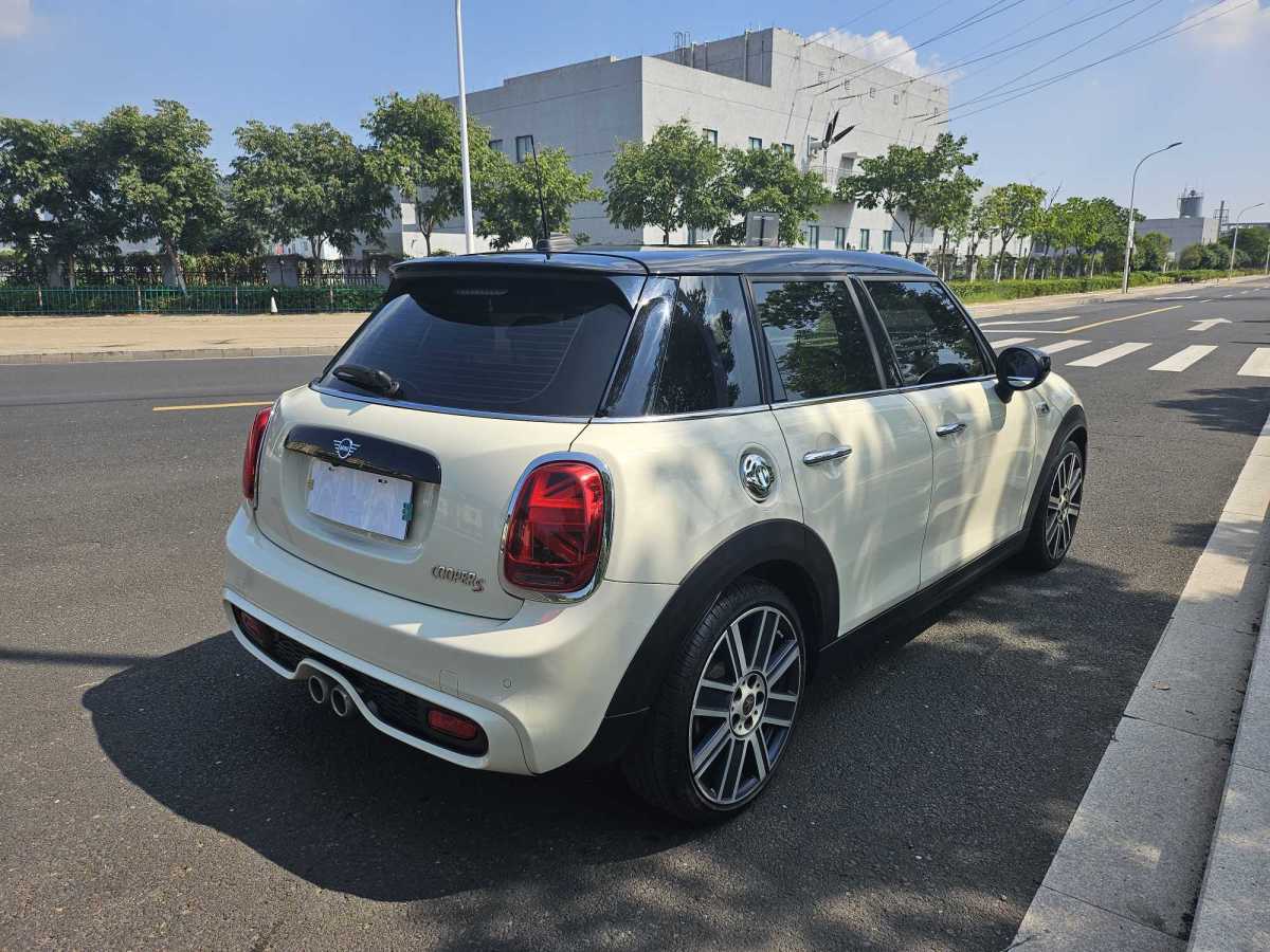 MINI MINI  2021款 2.0T COOPER S 藝術(shù)家 五門版圖片