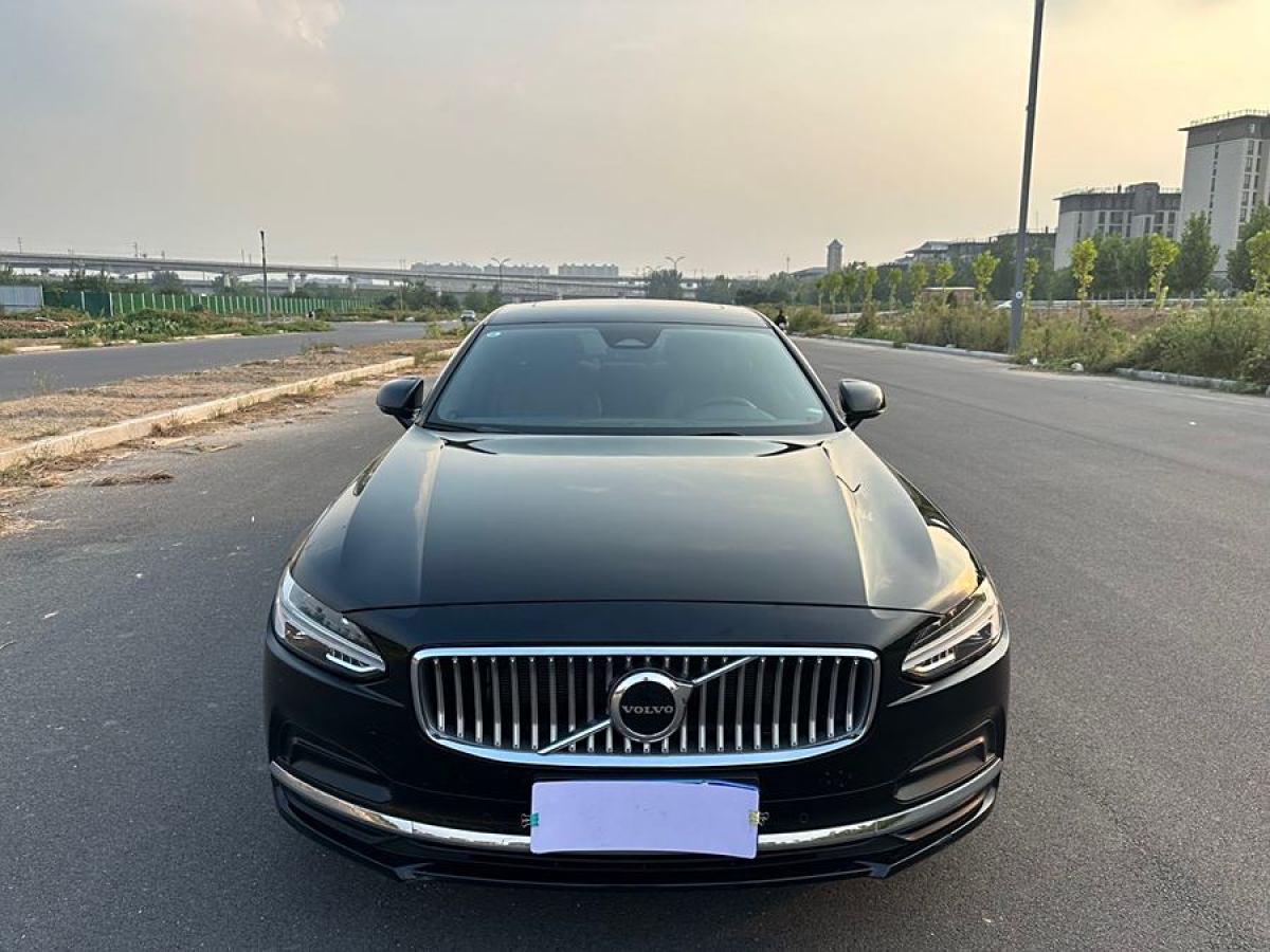 2023年8月沃爾沃 S90  2024款 B5 智遠(yuǎn)豪華版