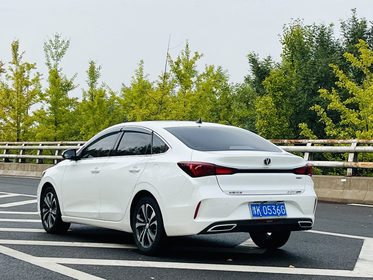 長(zhǎng)安 逸動(dòng)  2021款 PLUS 藍(lán)鯨NE 1.4T GDI DCT旗艦型圖片