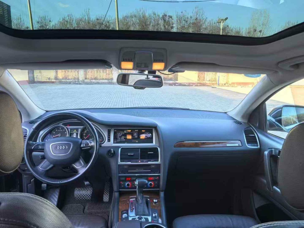 奧迪 奧迪Q7  2013款 Q7 35TDI quattro 領(lǐng)先型圖片