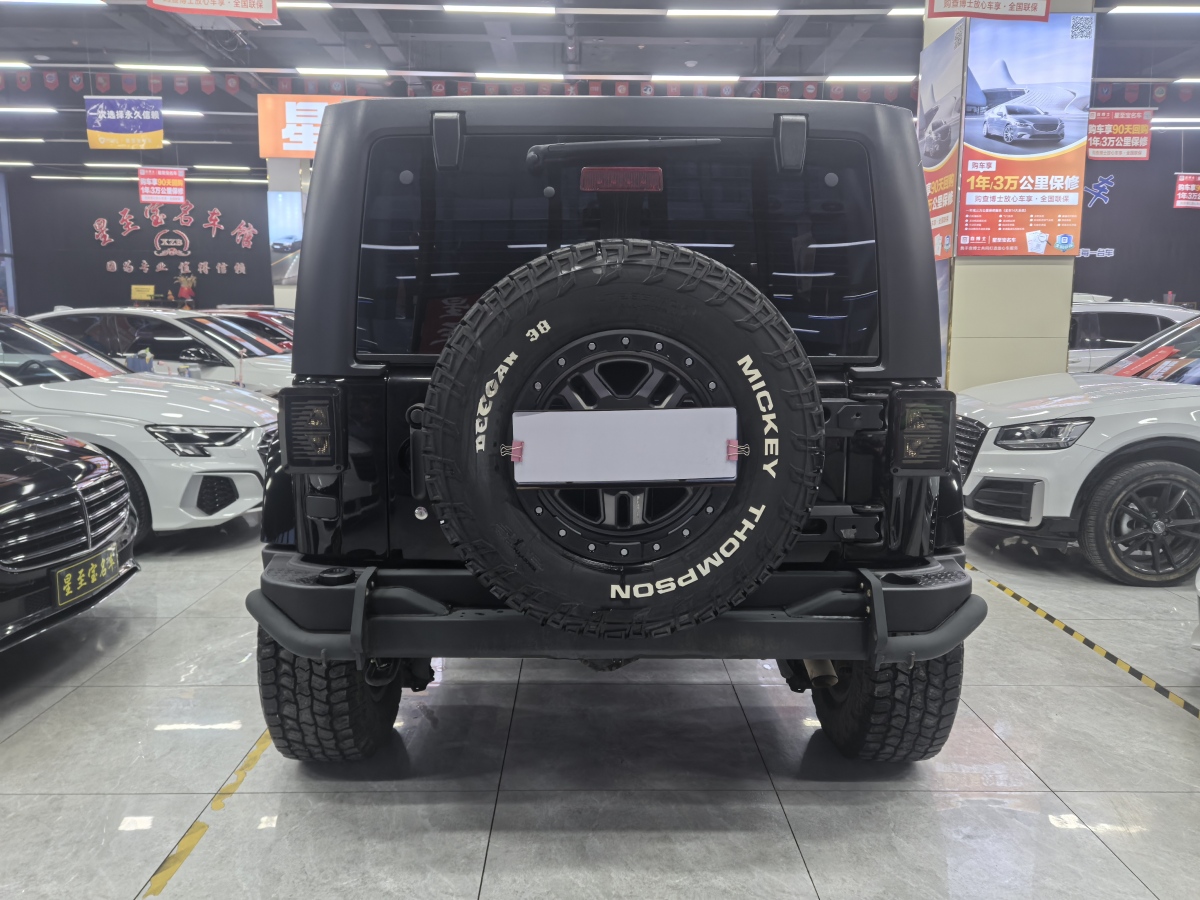 Jeep 牧馬人  2015款 3.0L Sahara 四門版圖片